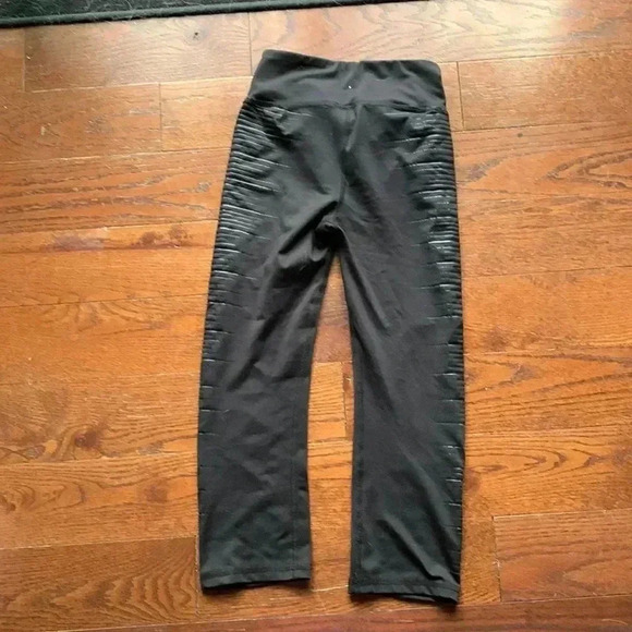 🤑Black three-quarter leggings - Picture 1 of 3
